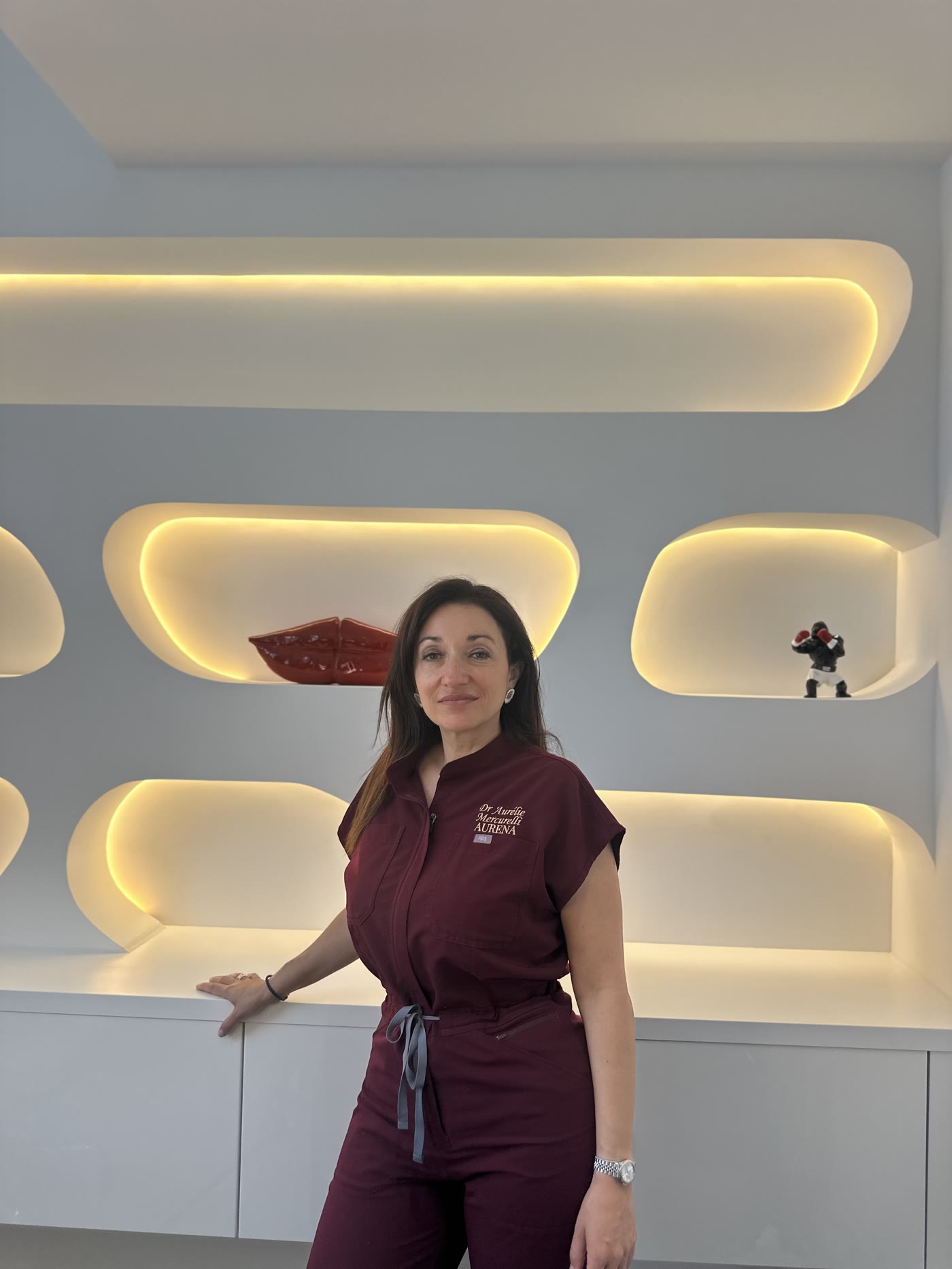 Le Dr Aurélie Mercurelli, médecin esthétique à Antibes, dans la clinique AURENA